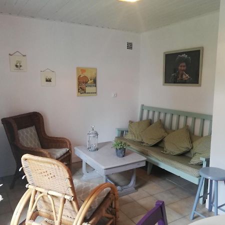Le Gite Des Megalithes Le Bernard Exterior photo
